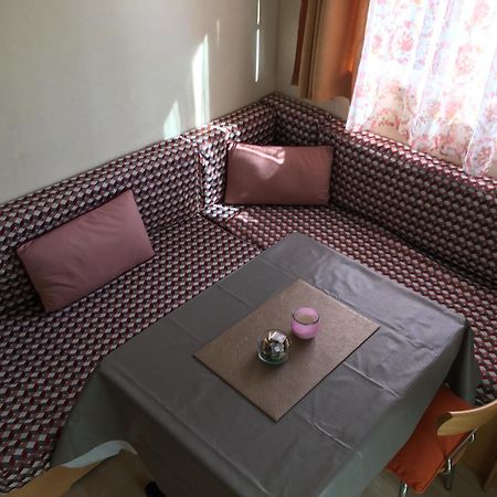 Mobile Home Avec Parking Chorges Exterior photo
