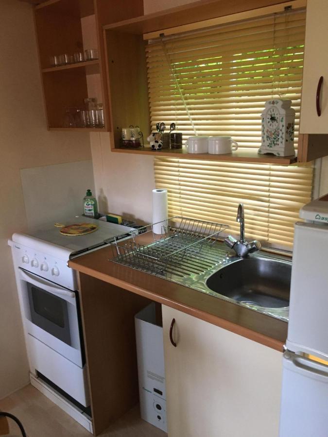 Mobile Home Avec Parking Chorges Exterior photo