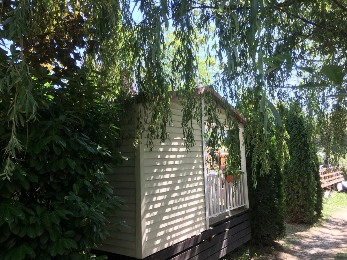 Mobile Home Avec Parking Chorges Exterior photo